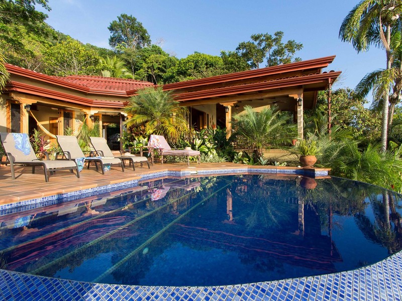 4 bed Single Family Homes For Sale in Dominical, Puntarenas - 1