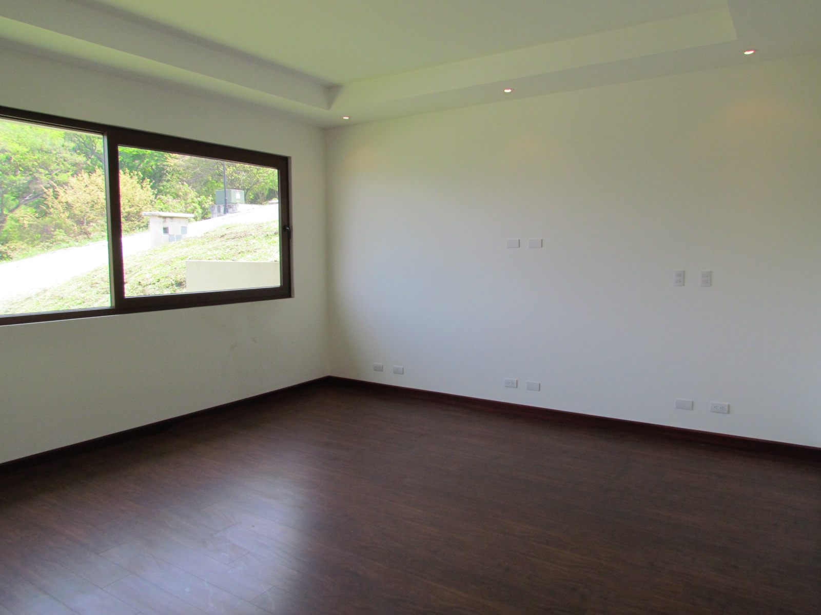 3 bed Single Family Homes For Sale in Santa Ana, San Jose - thumb 11