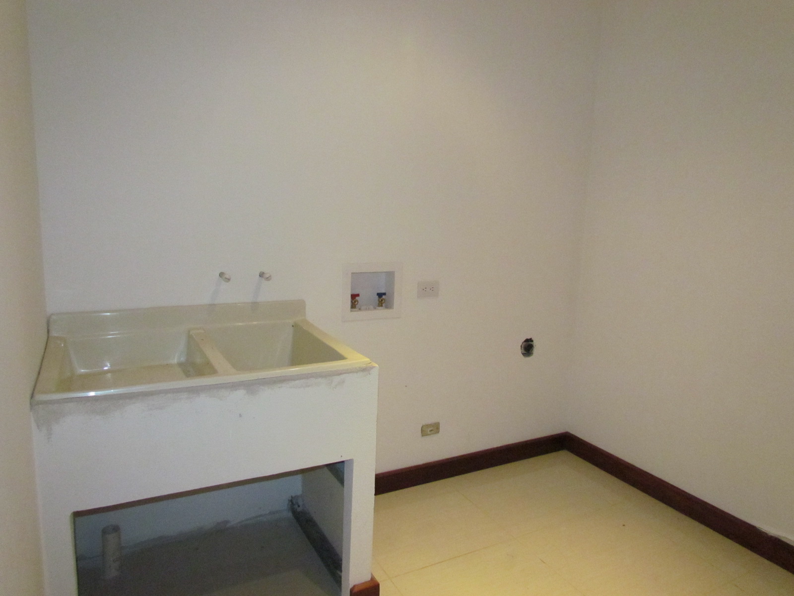3 bed Single Family Homes For Sale in Santa Ana, San Jose - thumb 23