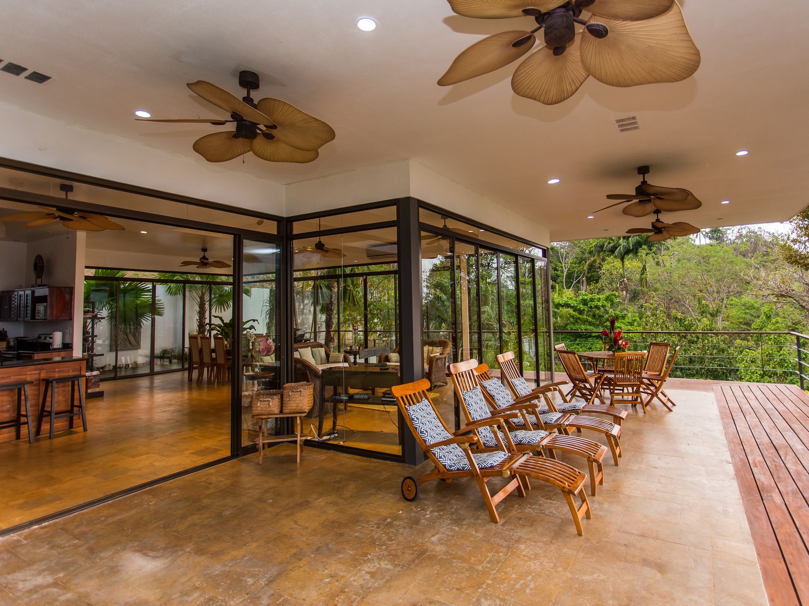 5 bed Single Family Homes For Sale in Manuel Antonio, Puntarenas - thumb 4