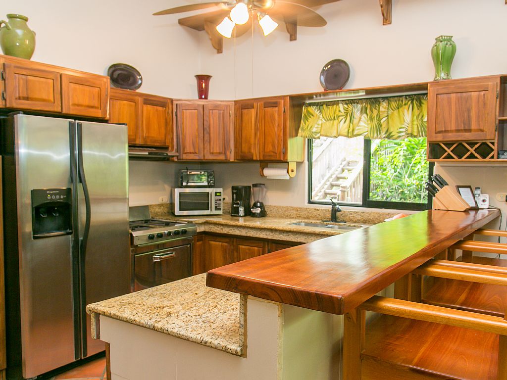 5 bed Single Family Homes For Sale in Manuel Antonio, Puntarenas - thumb 2