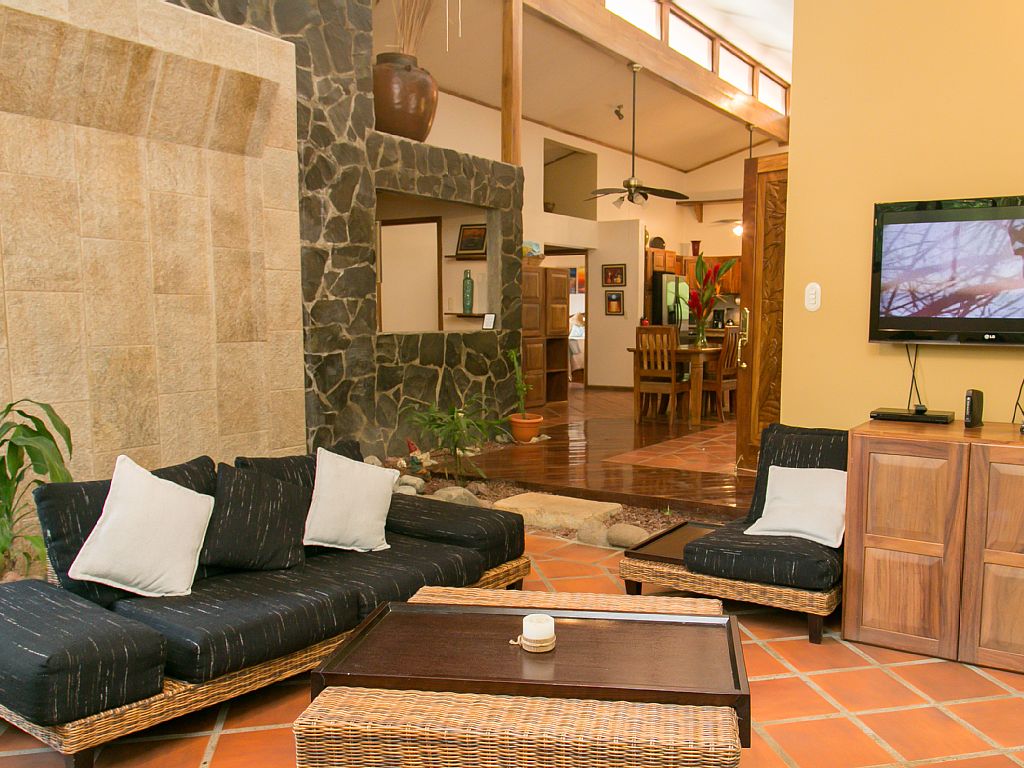 5 bed Single Family Homes For Sale in Manuel Antonio, Puntarenas - thumb 6