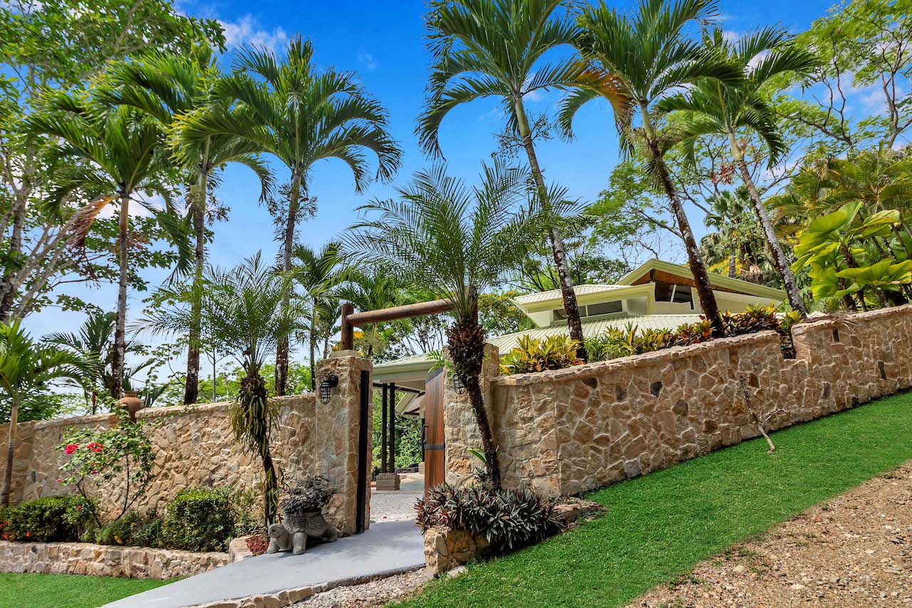 3 bed Single Family Homes For Sale in Dominical, Puntarenas - thumb 29