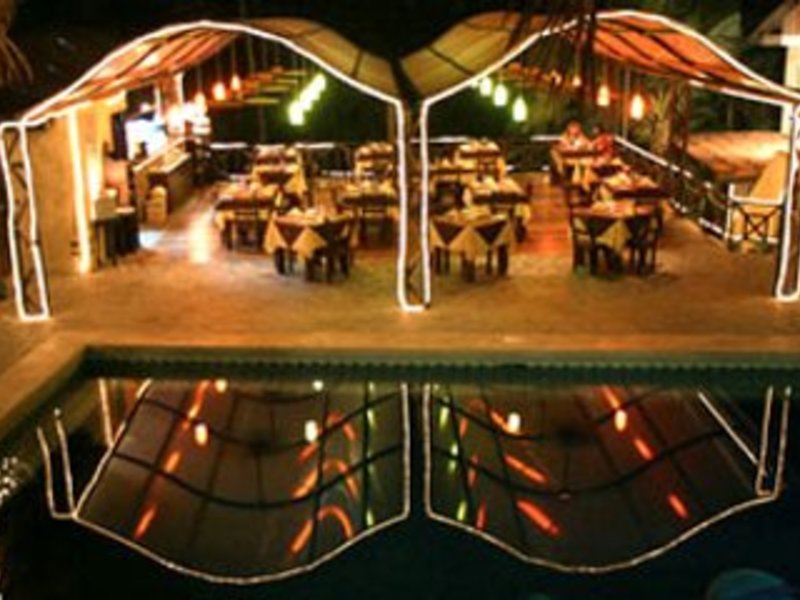 12 bed Hotel / Leisure For Sale in Manuel Antonio, Puntarenas - 1