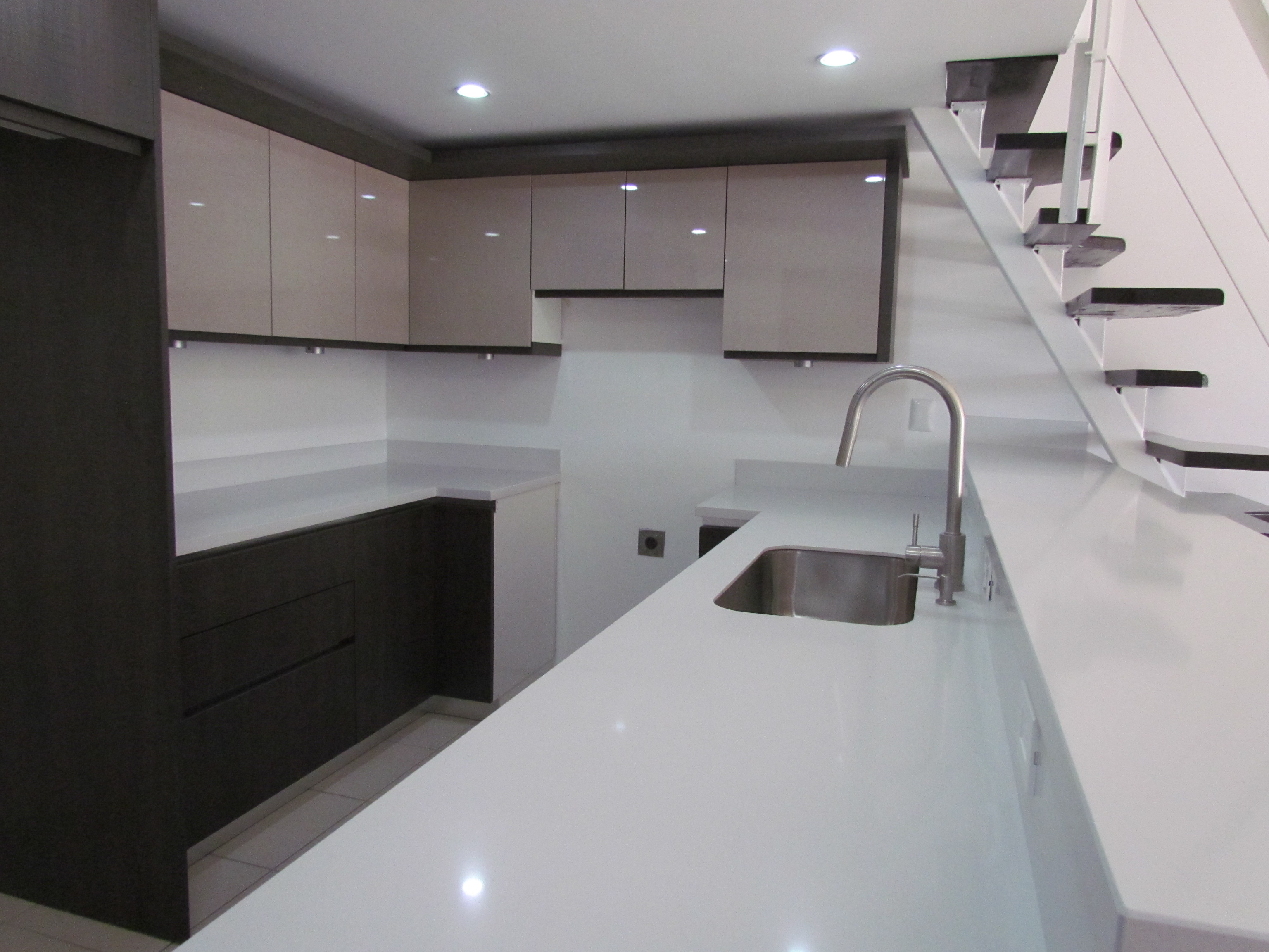 3 bed Apartment For Sale in Santa Ana, San Jose - thumb 1