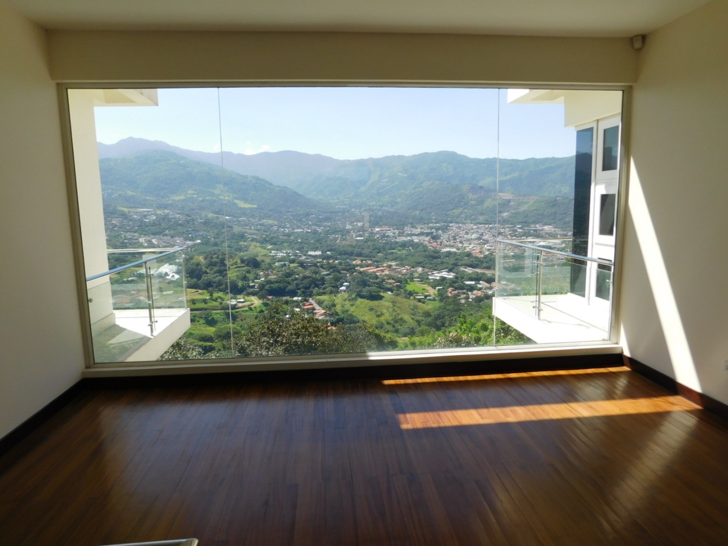 4 bed Single Family Homes For Sale in Santa Ana, San Jose - thumb 2