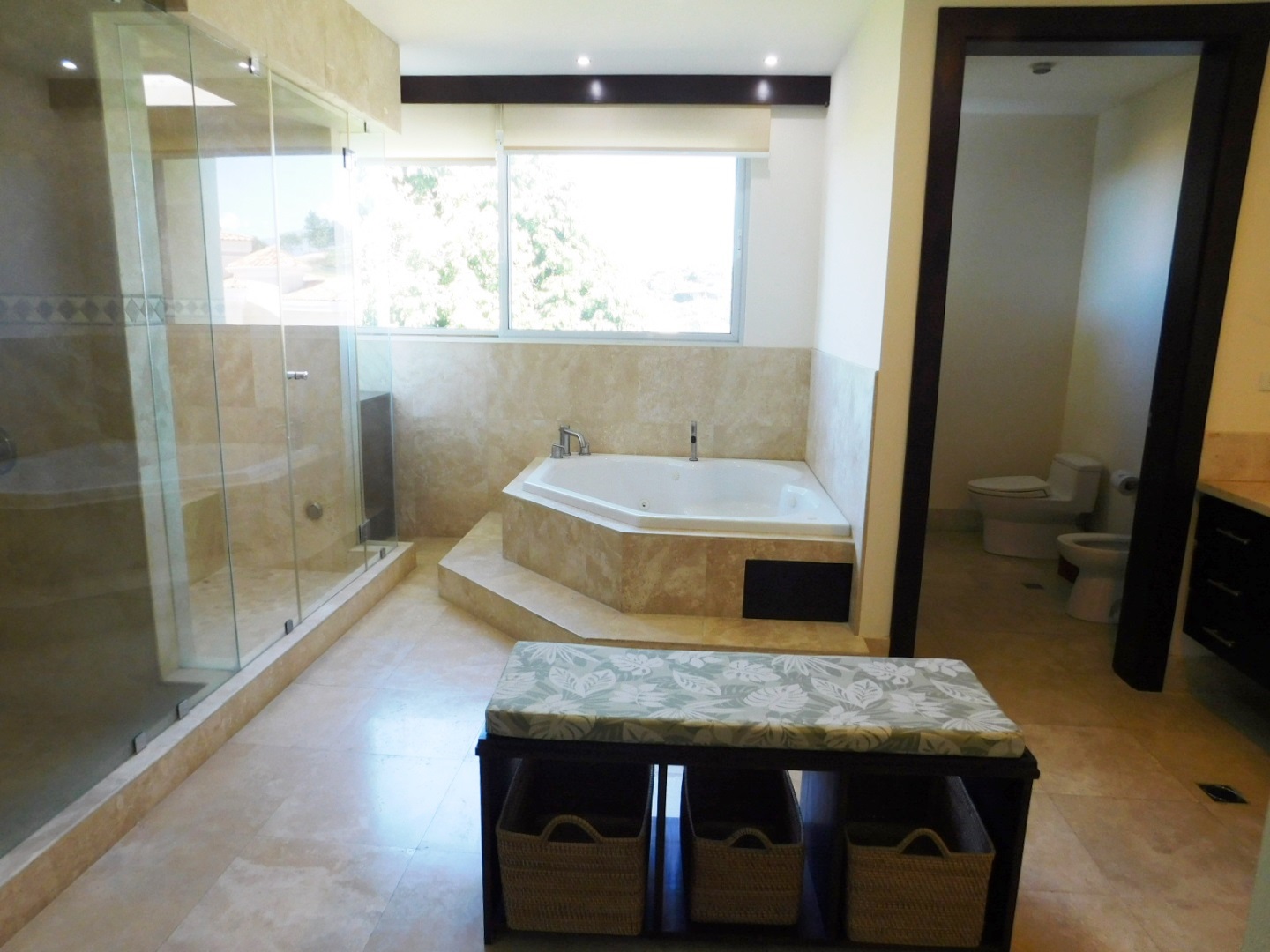 4 bed Single Family Homes For Sale in Santa Ana, San Jose - thumb 15