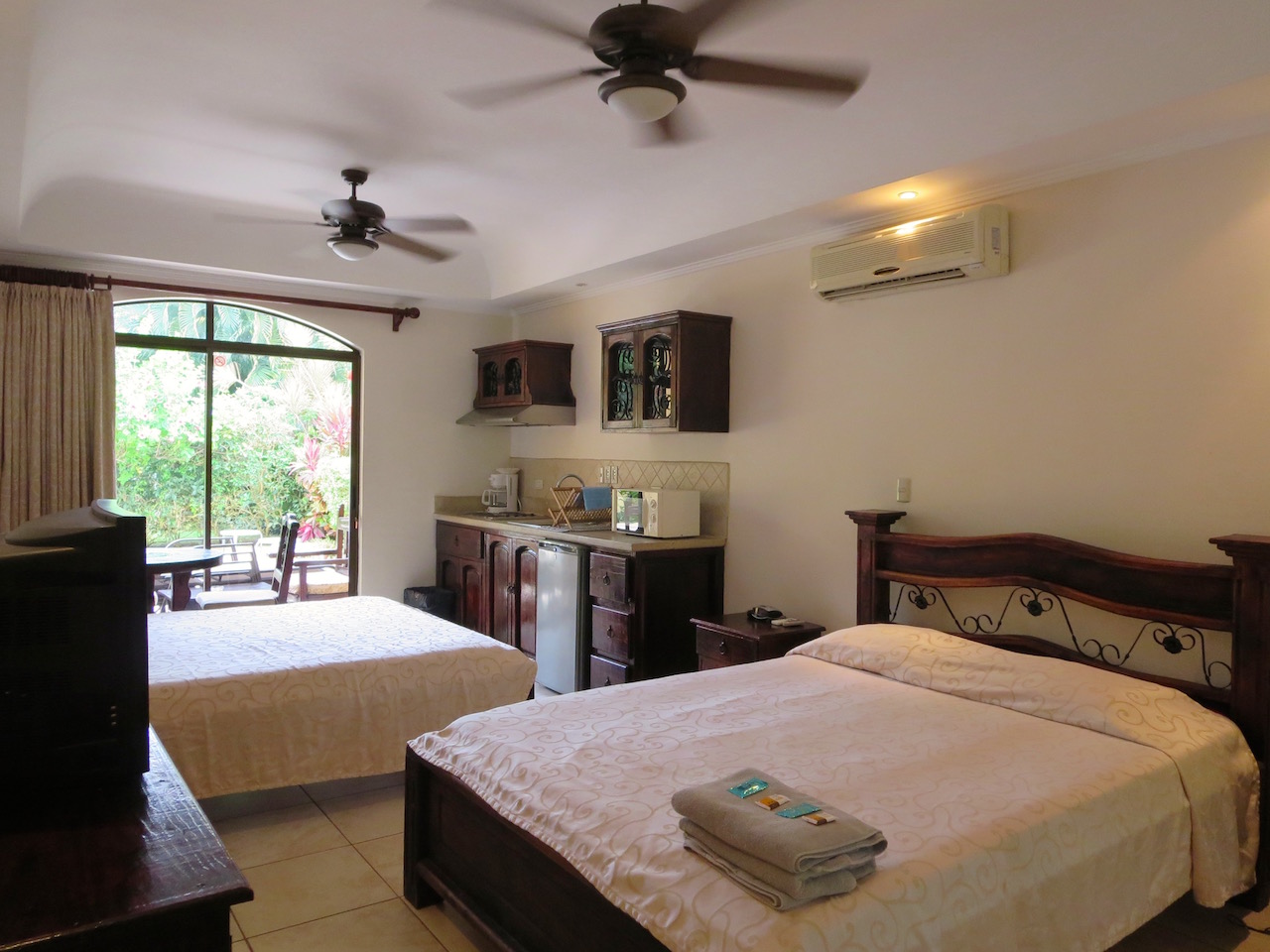 4 bed Hotel / Leisure For Sale in Jaco, Puntarenas - thumb 2