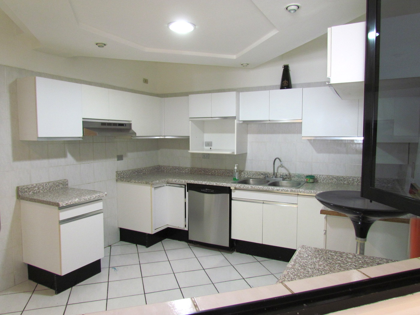 2 bed Apartment For Sale in Escazu, San Jose - thumb 4