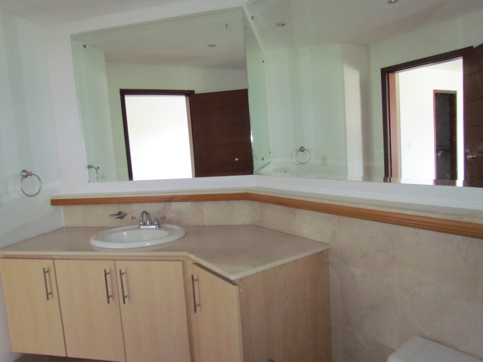 2 bed Apartment For Sale in Escazu, San Jose - thumb 9