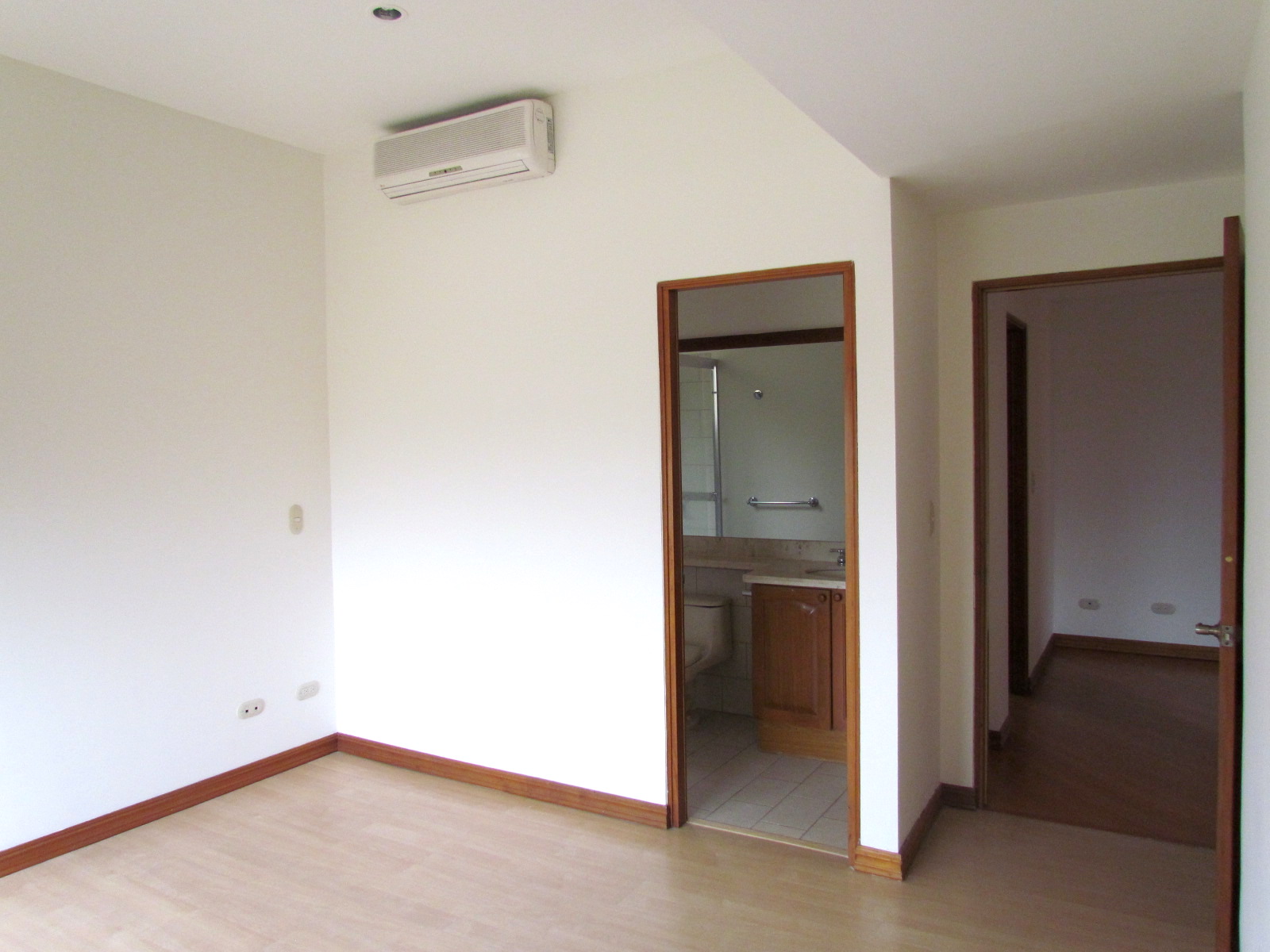 2 bed Apartment For Sale in Escazu, San Jose - thumb 6