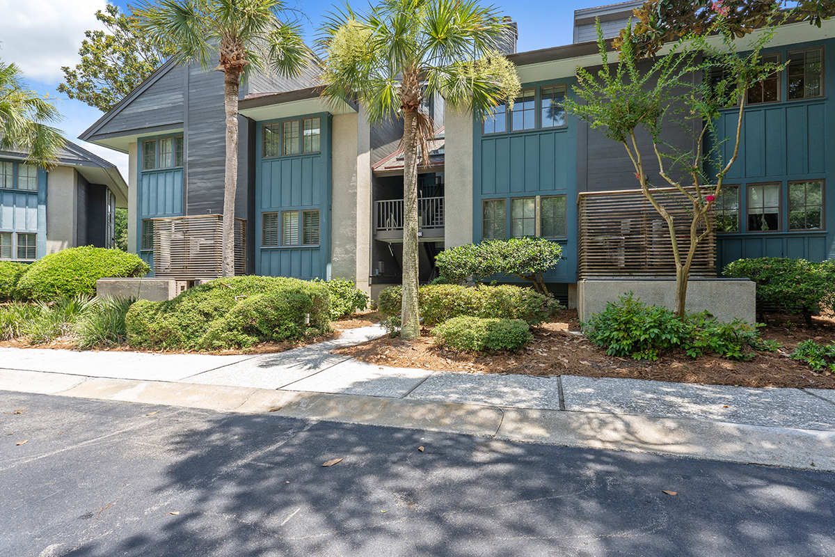 4950 Green Dolphin Way