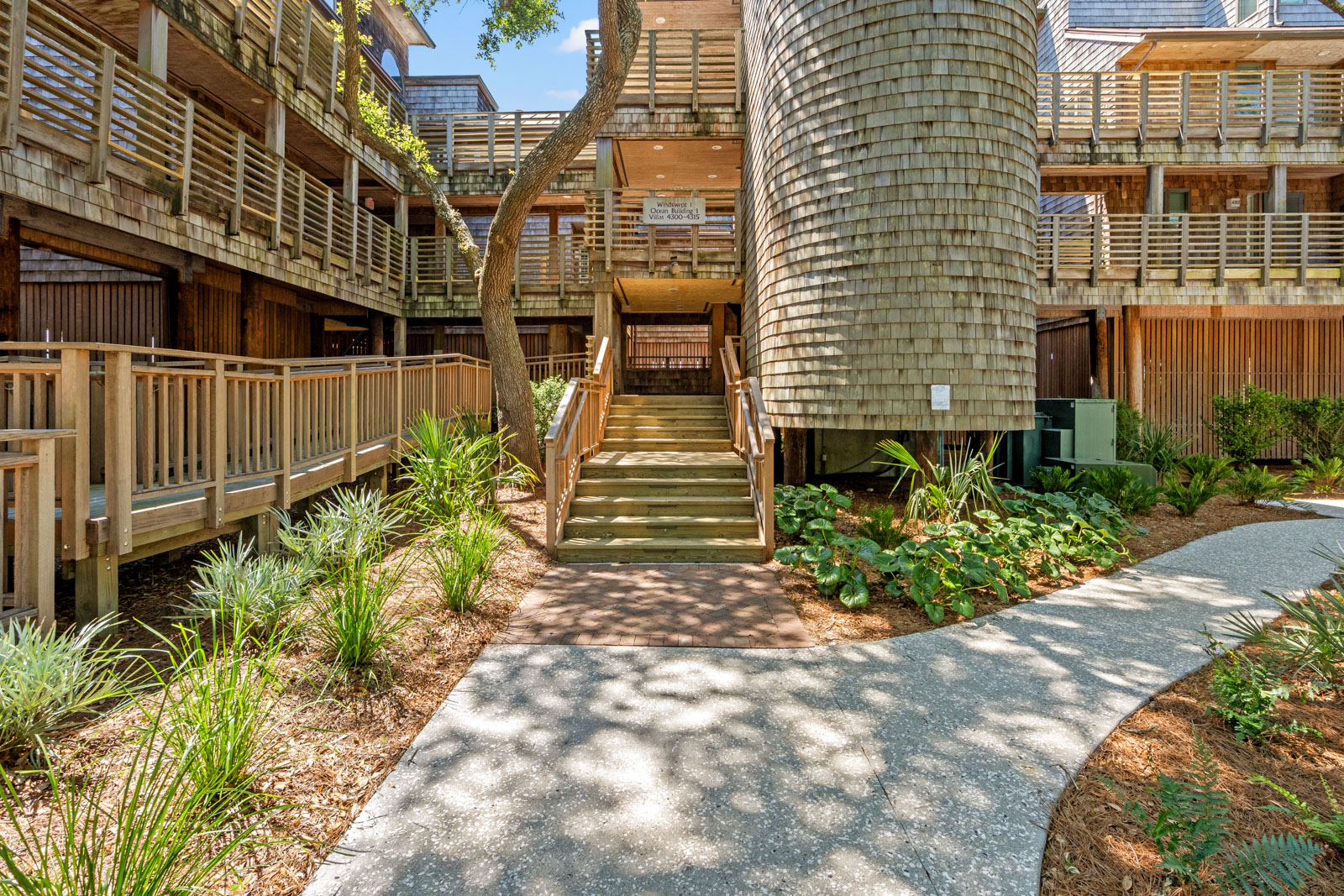 4305 Sea Forest Dr
