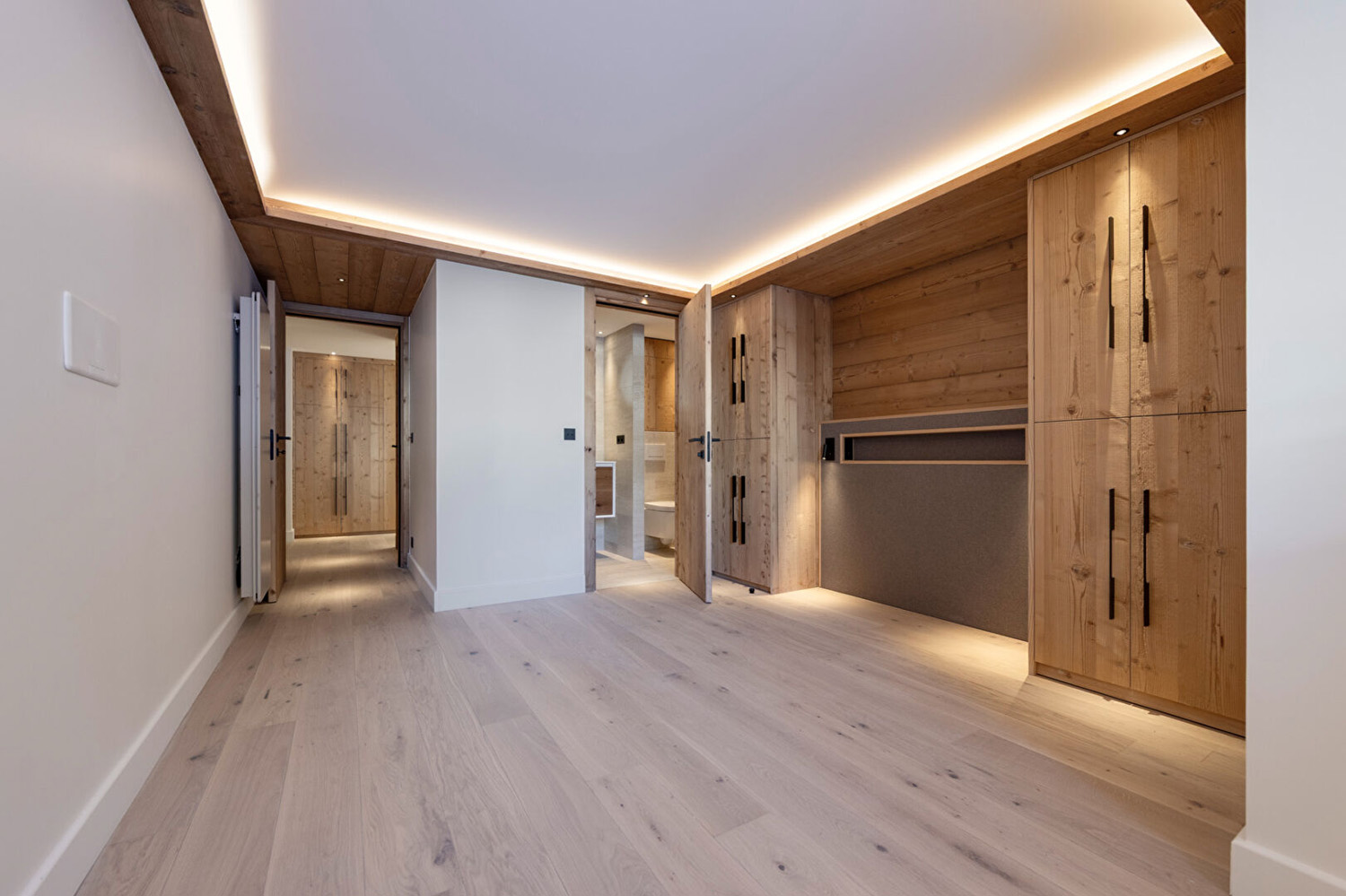 2-Bed Mountain Corner Apartment - L’Écrin Residence 3