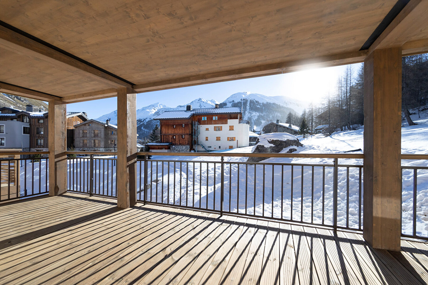2-Bed Mountain Corner Apartment - L’Écrin Residence 2
