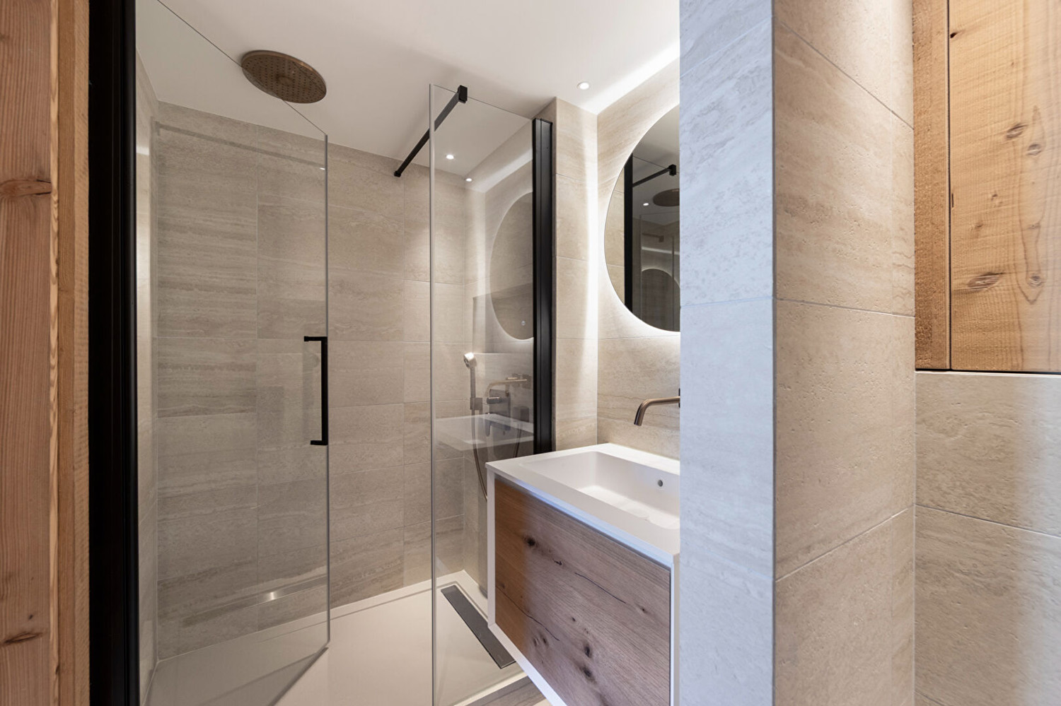 2-Bed Mountain Corner Apartment - L’Écrin Residence 7