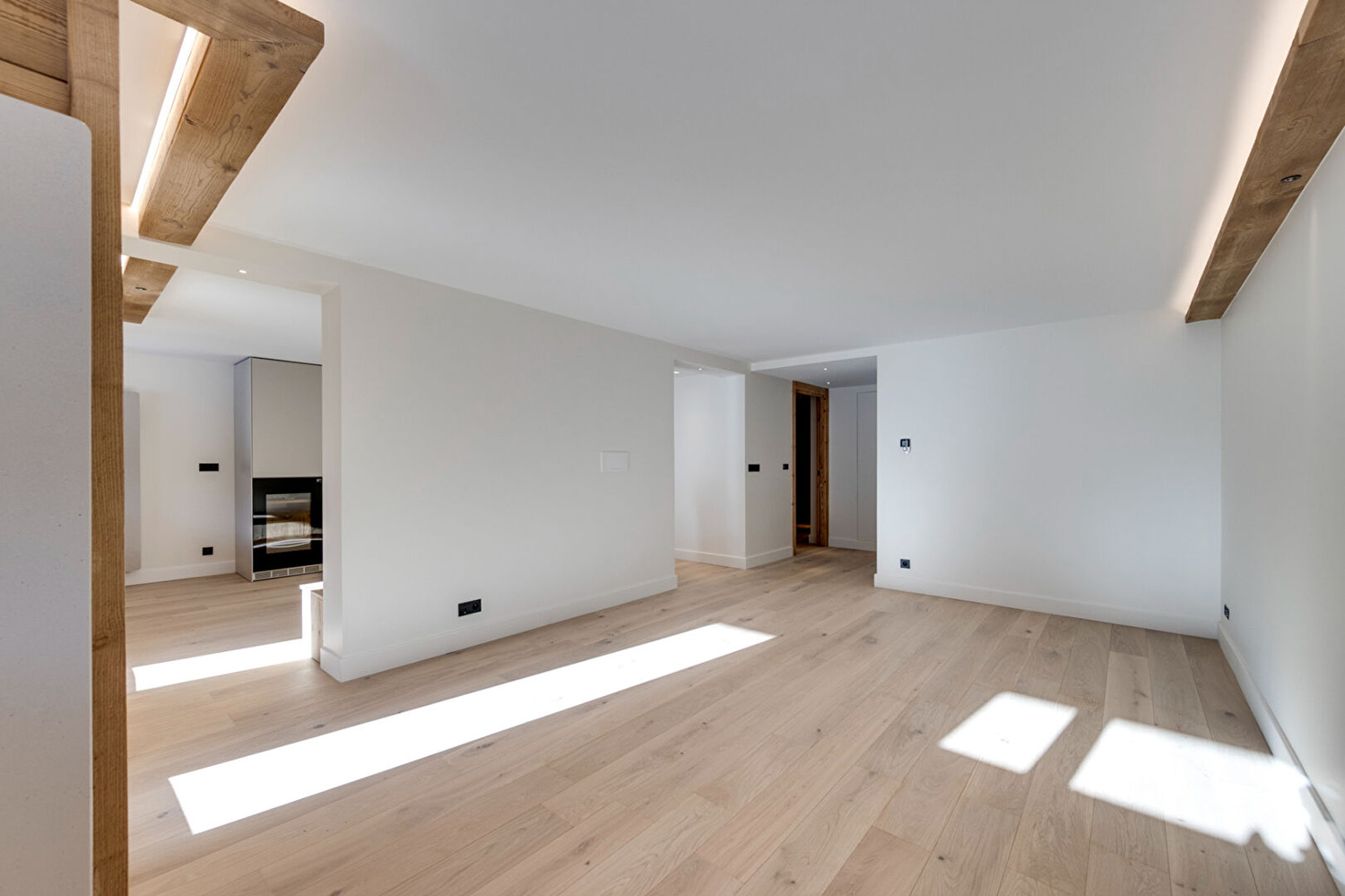 2-Bed Mountain Corner Apartment - L’Écrin Residence 14
