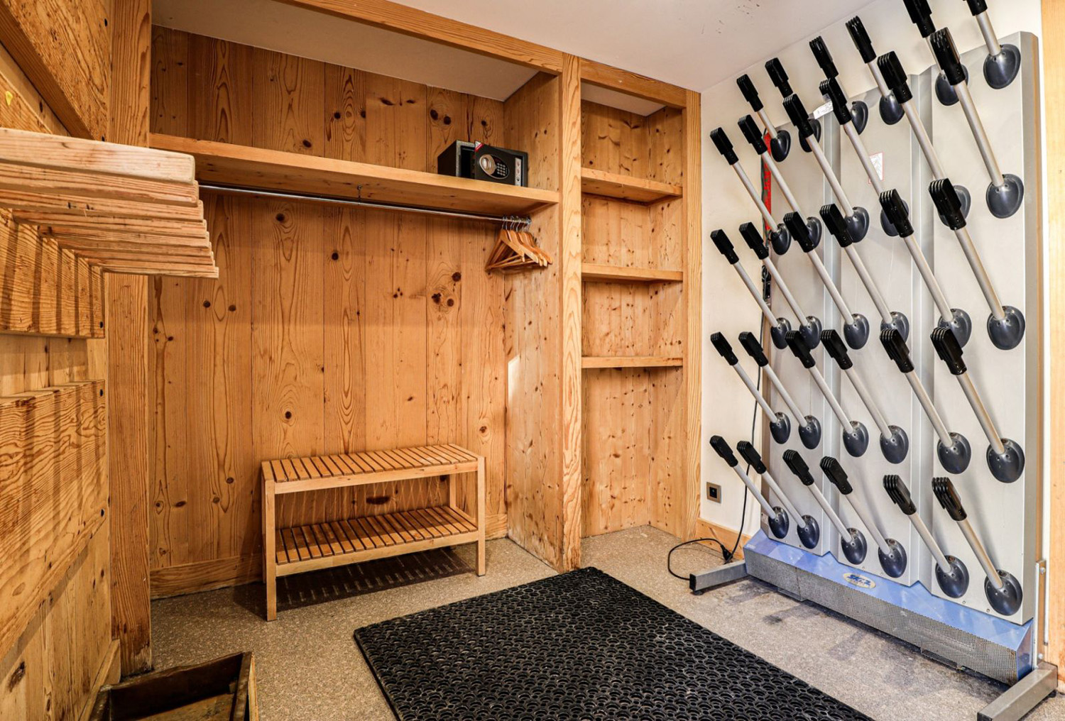 Recently renovated 8 room chalet in Avoriaz 4