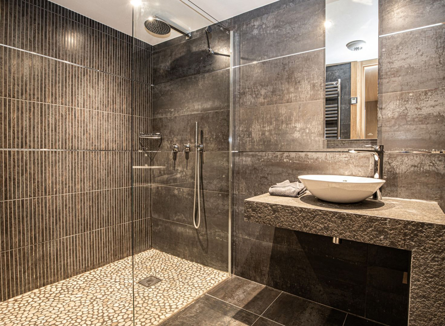 Recently renovated 8 room chalet in Avoriaz 5