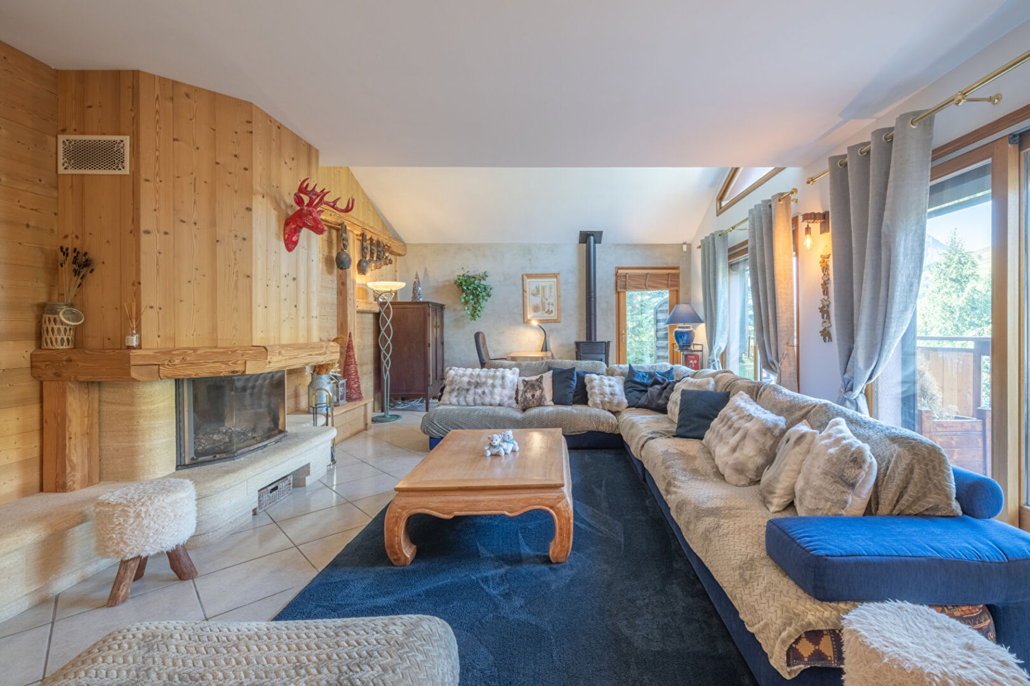 5 Bed chalet with view of La Muzelle 9