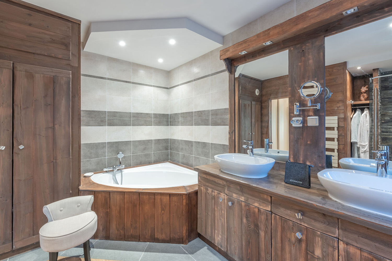5 Bed chalet with view of La Muzelle 4