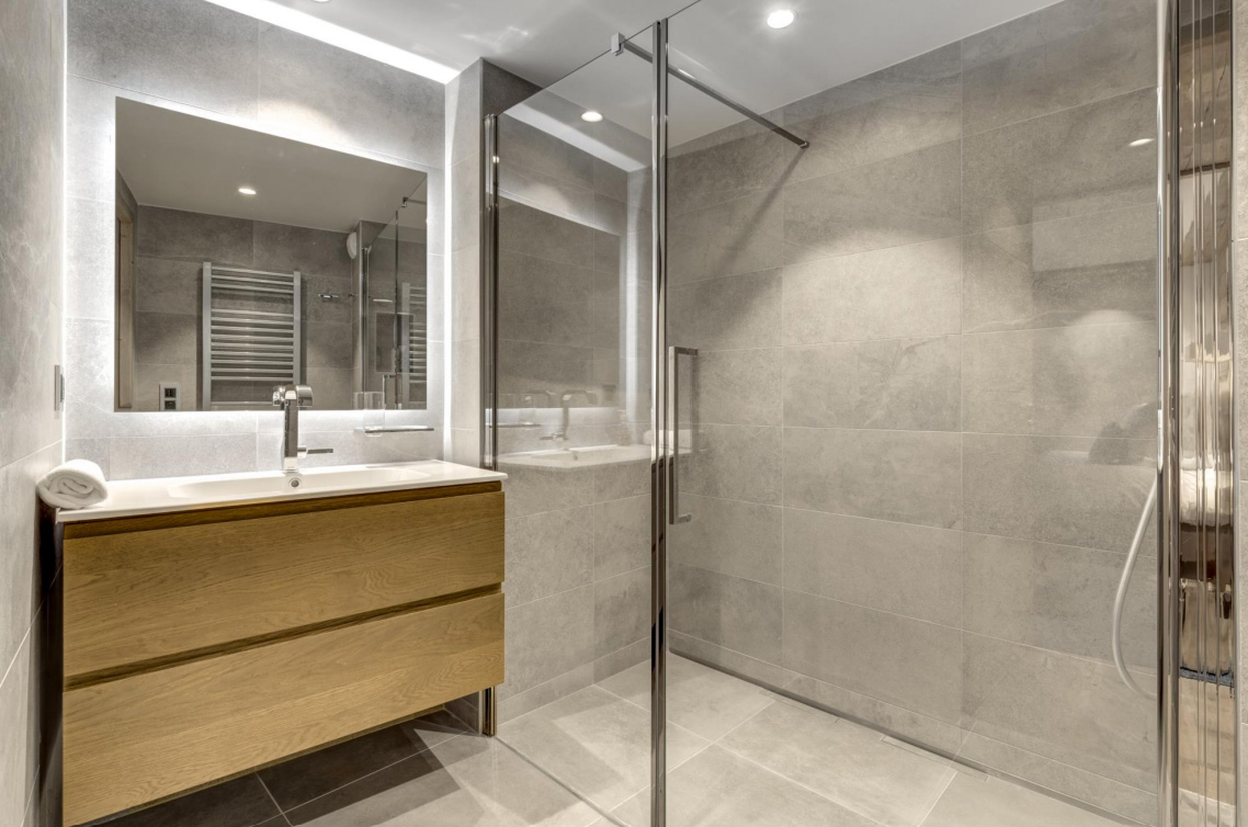 5 Bed Apartment in Val d’Isère 8