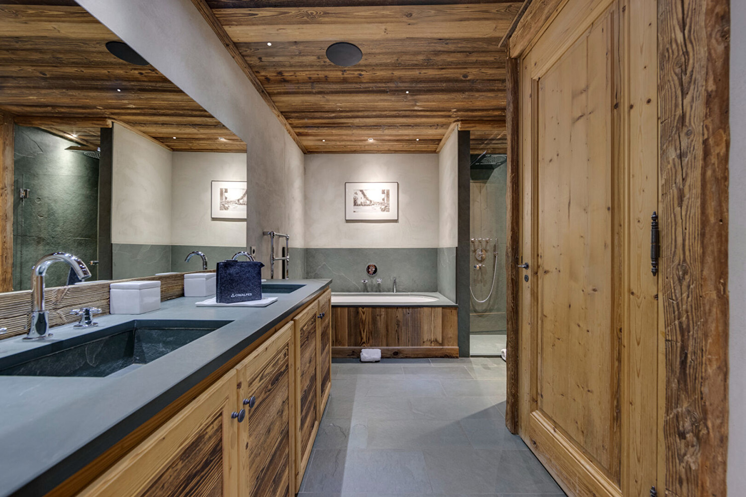 7 Bed Chalet in Val-d'Isere 5