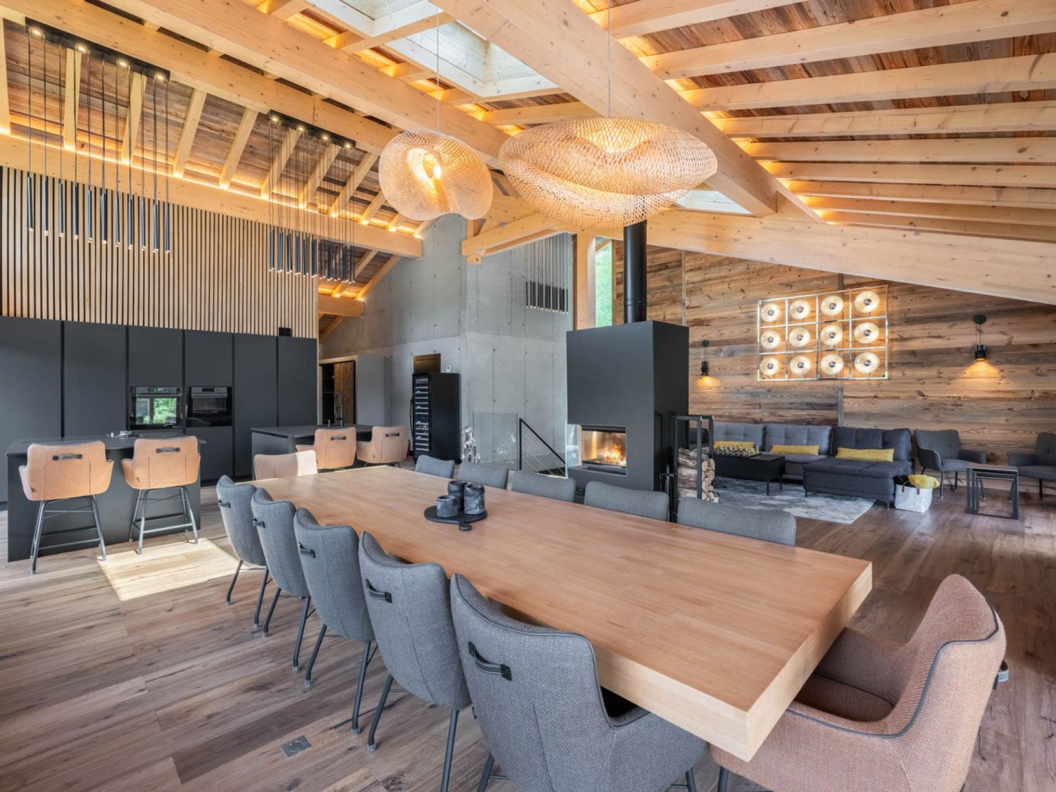 5 Bed Chalet in Megeve 1