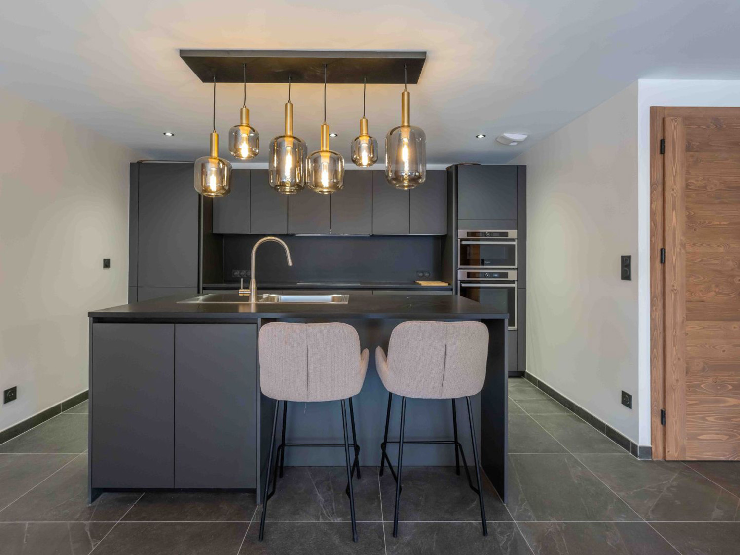 4 Bed Duplex near the resort Center 3