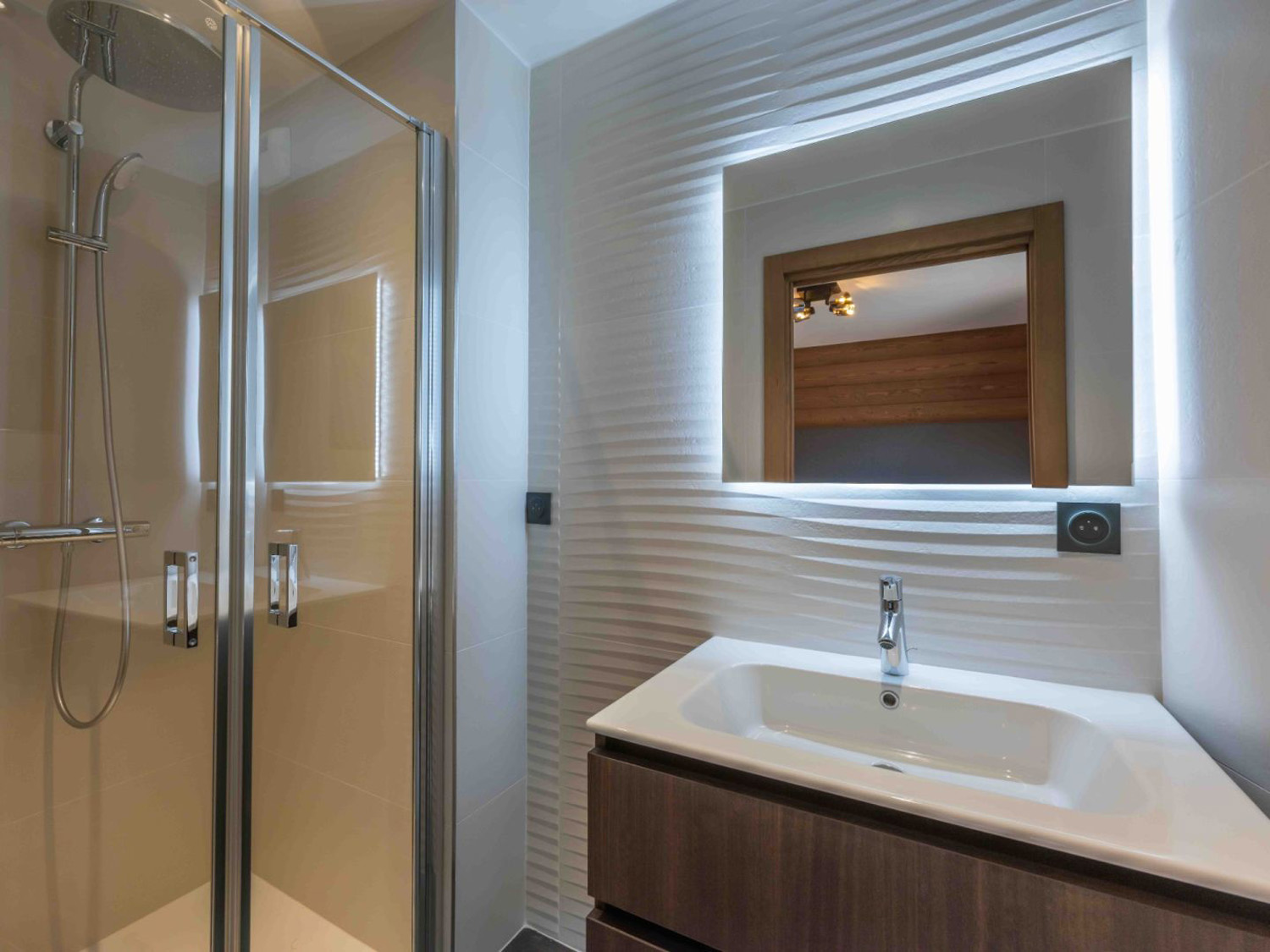 4 Bed Duplex near the resort Center 5