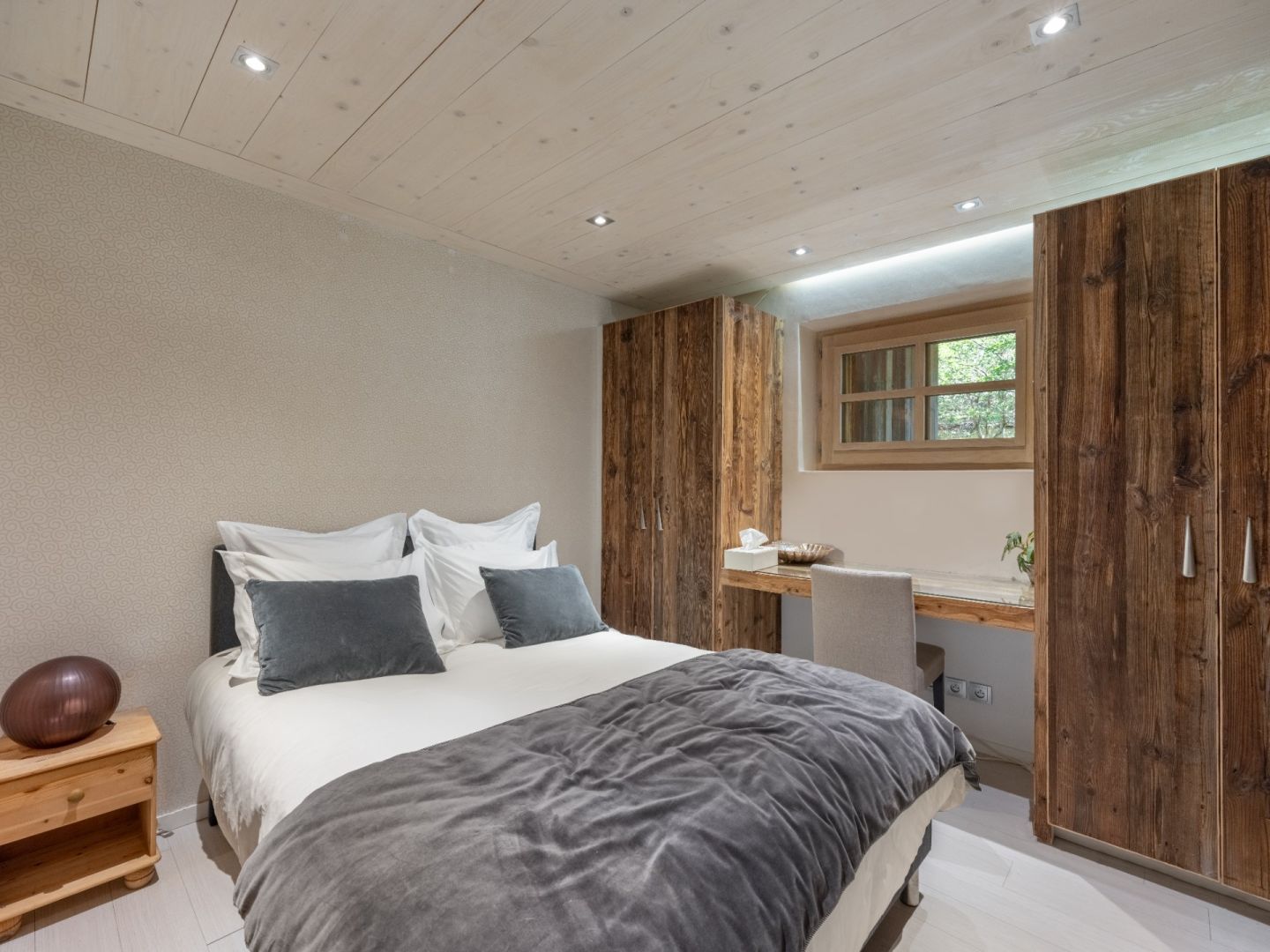 Private Estate in Demi-Quartier - Two Independent Chalets, Pool & Privacy Green Alpine Setting 6