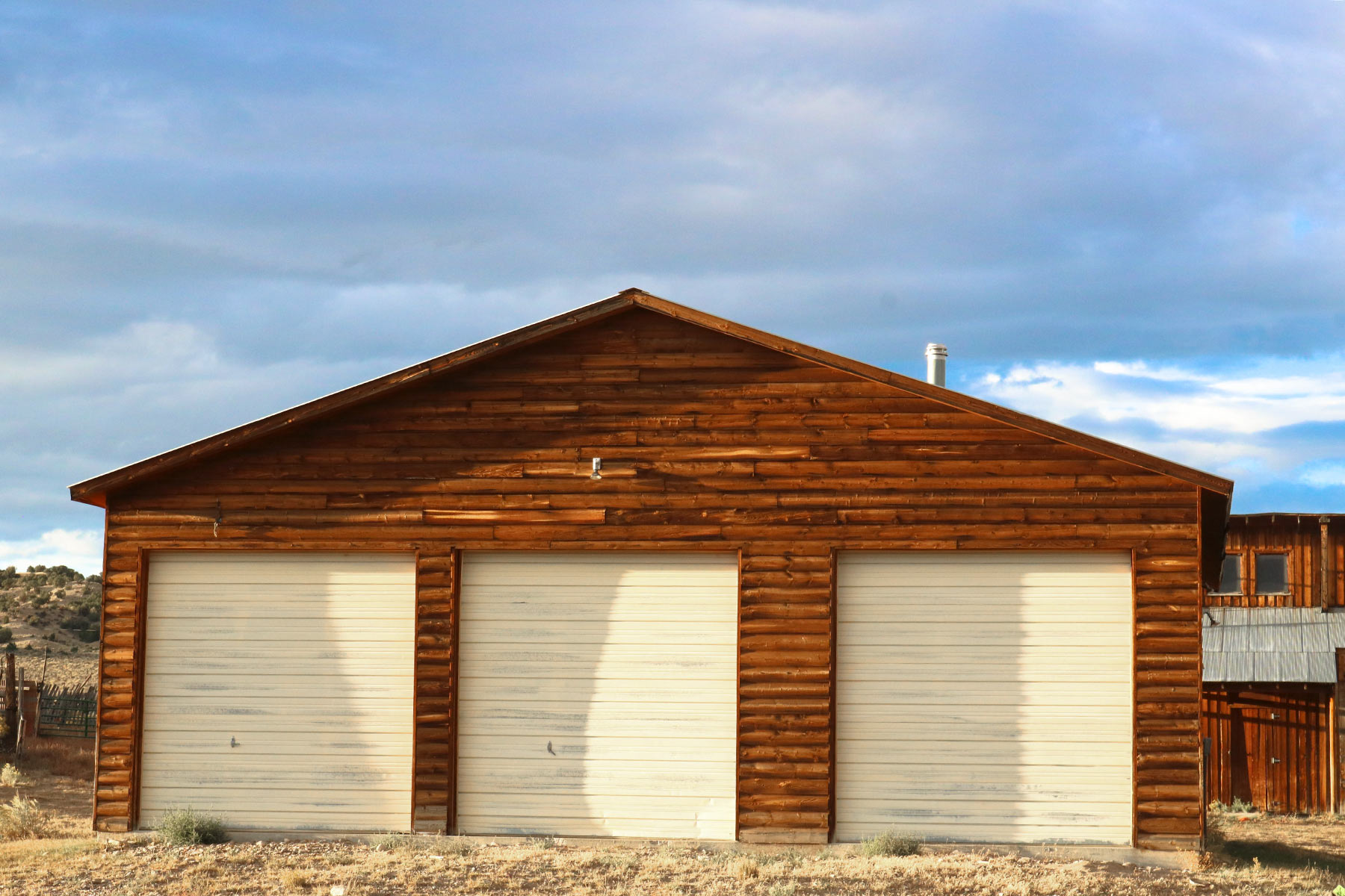 Snake River Land & Cattle Ranch Hall and Hall