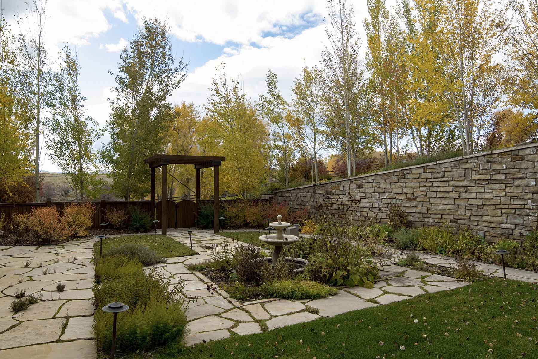 Half Diamond Horseshoe property picture 58 of 59