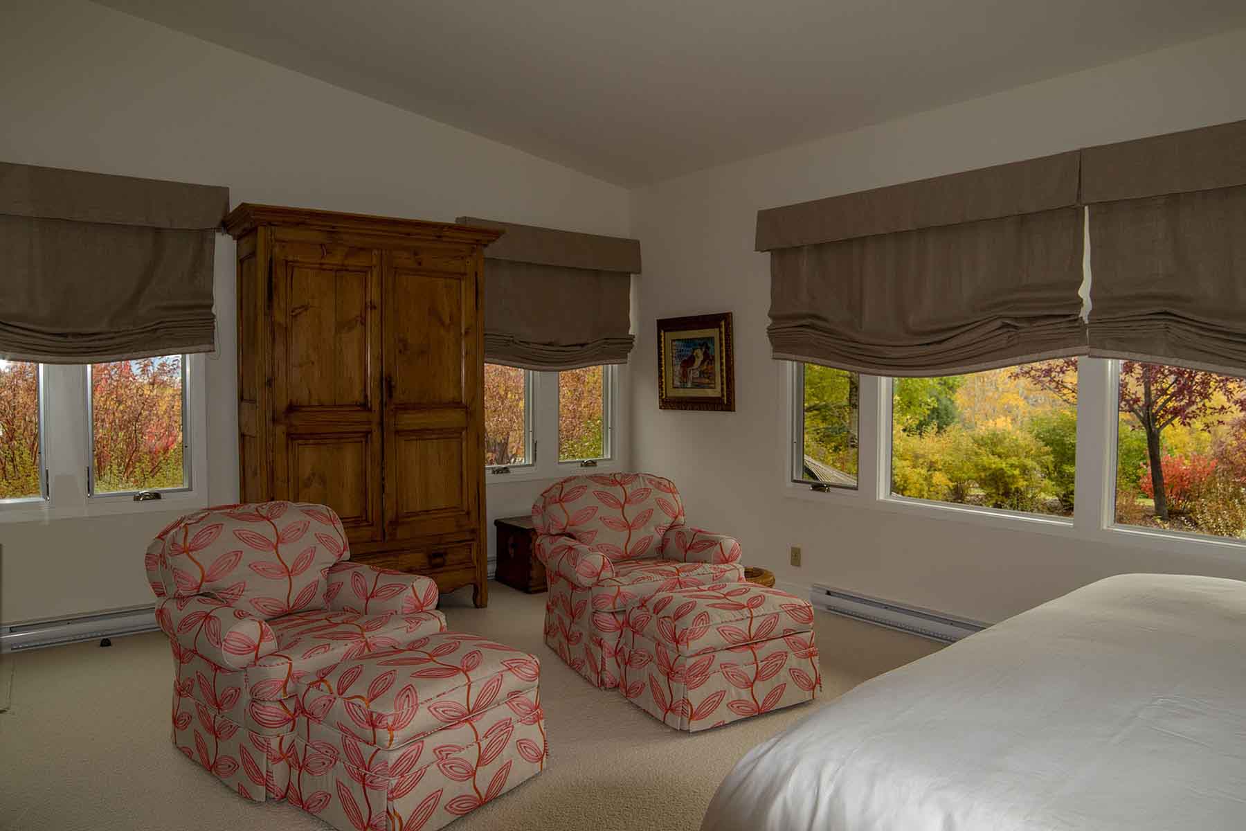 Half Diamond Horseshoe property picture 47 of 59