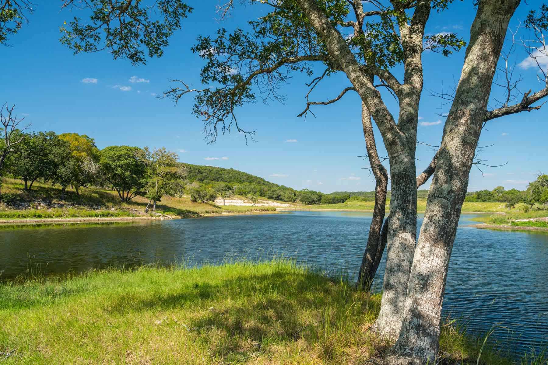 Austin Lakes Ranch property picture 5 of 16