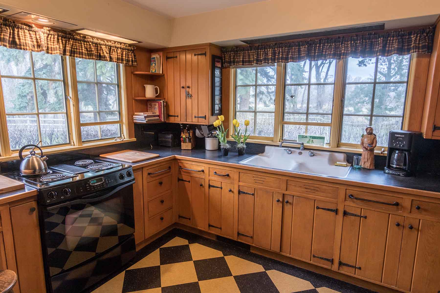 Riverhouse on the Yellowstone property picture 23 of 76