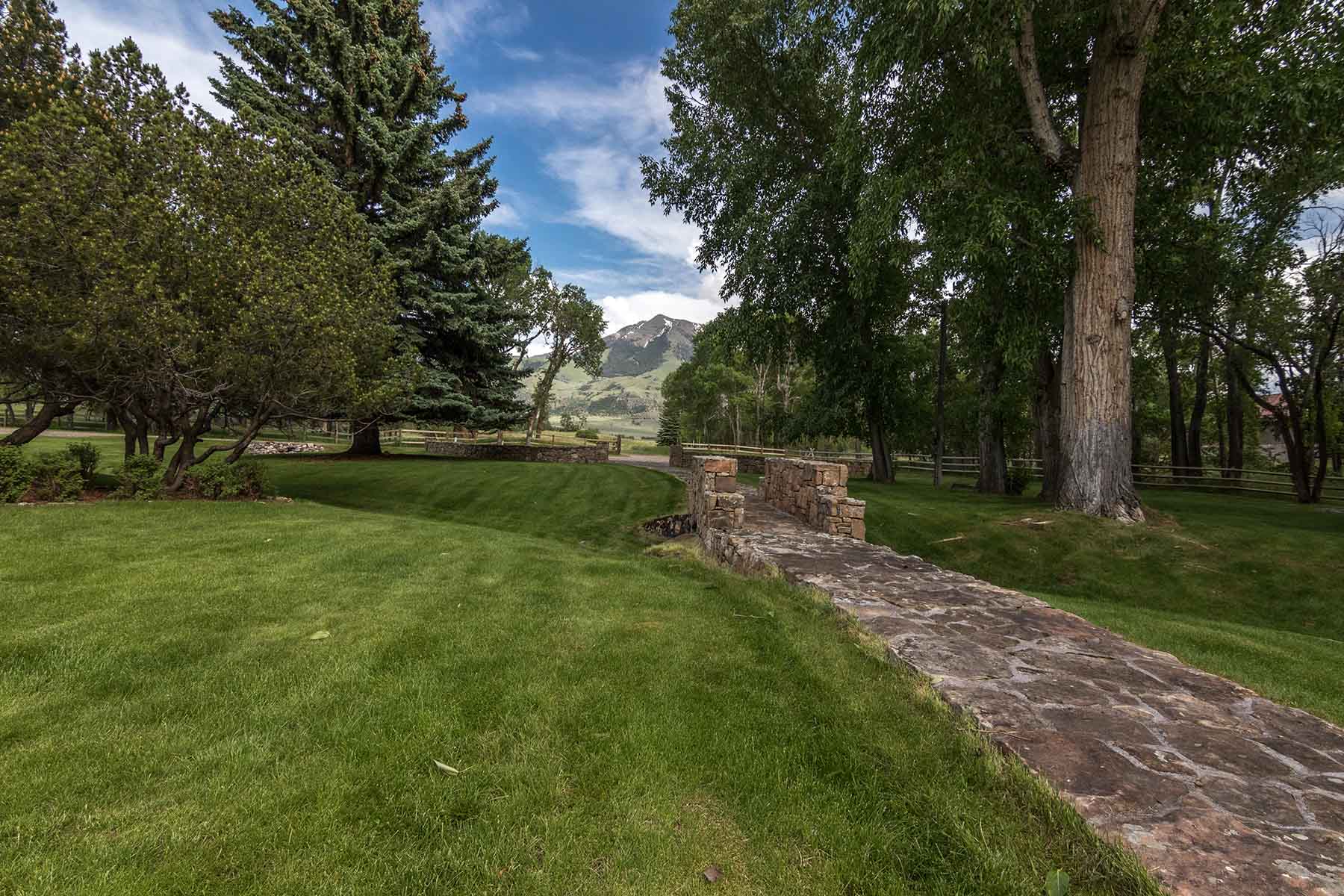 Riverhouse on the Yellowstone property picture 65 of 76