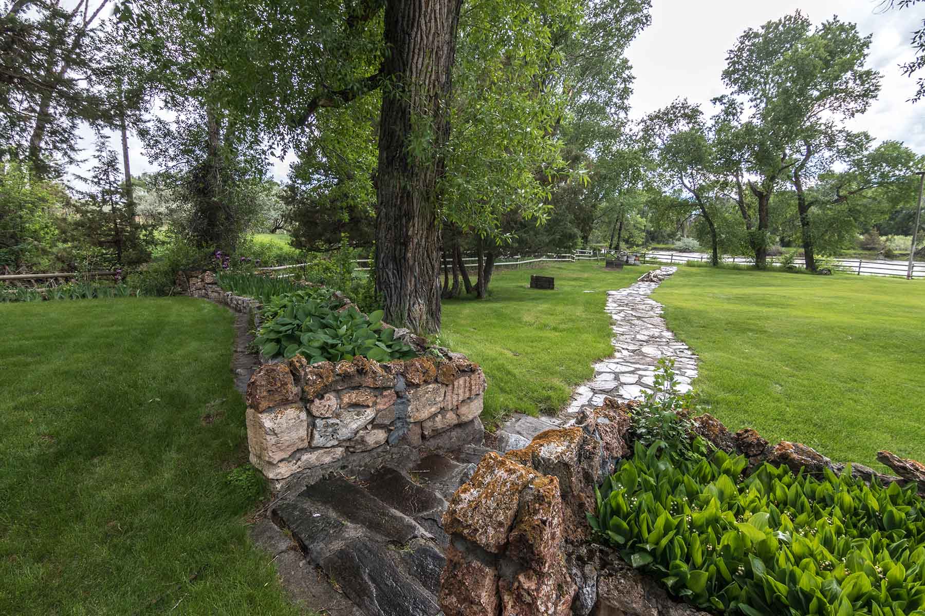 Riverhouse on the Yellowstone property picture 3 of 76