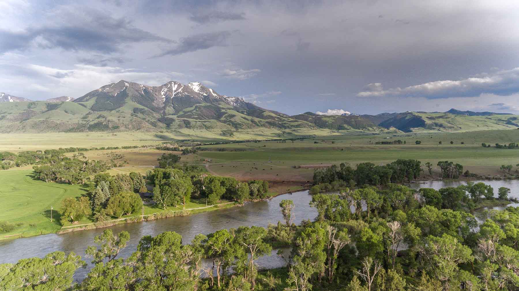 Riverhouse on the Yellowstone property picture 76 of 76
