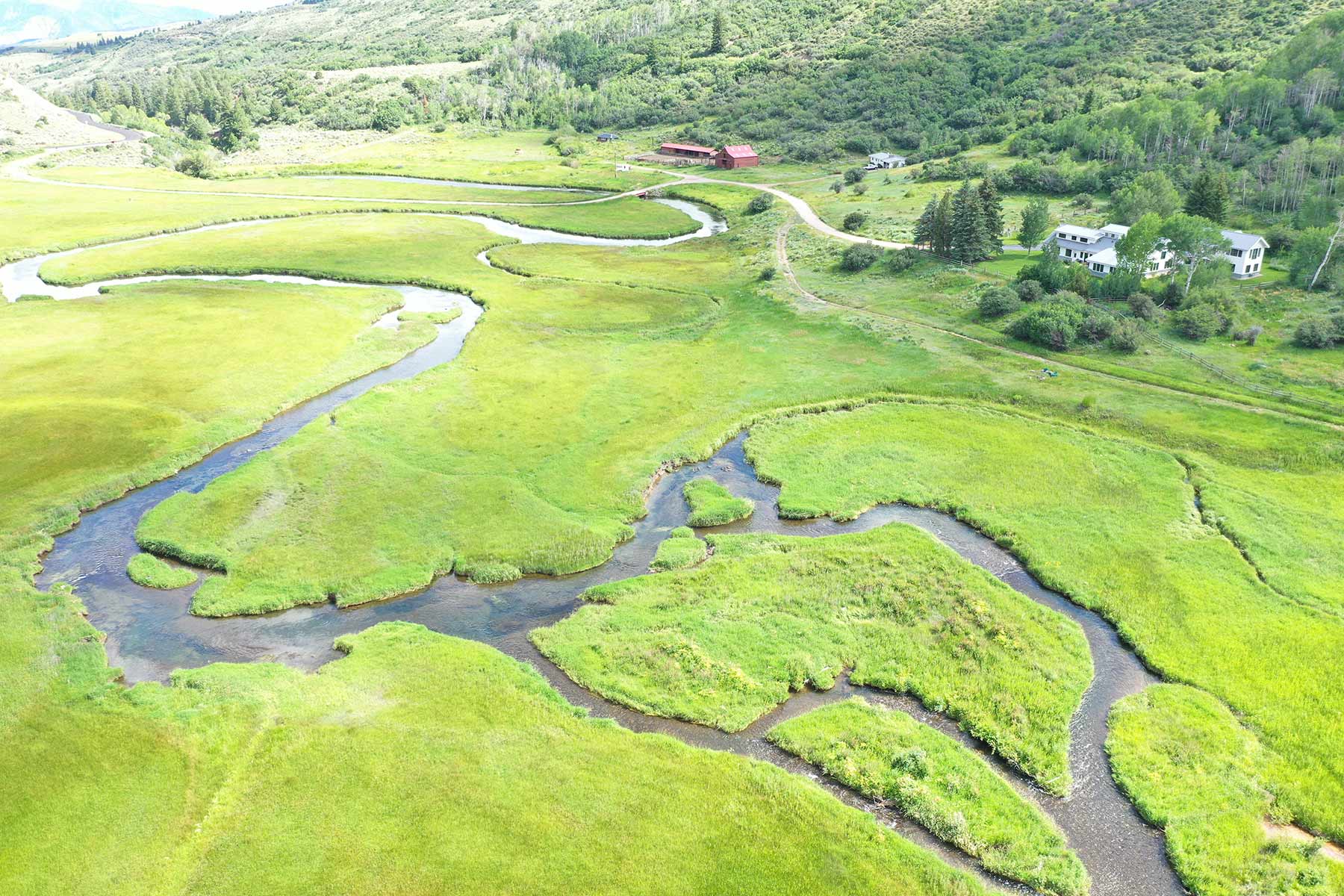 L Quarter Circle property picture 3 of 137