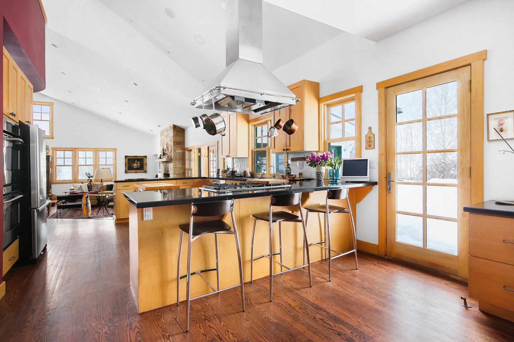 L Quarter Circle property picture 73 of 137