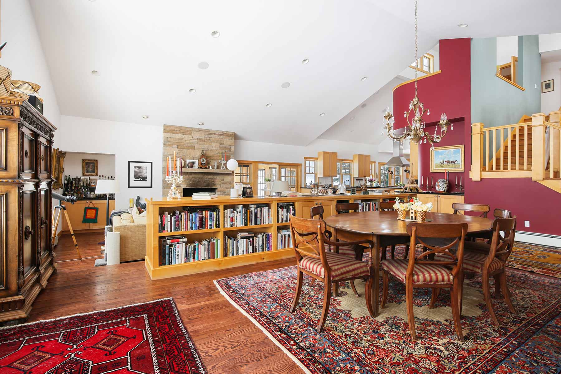 L Quarter Circle property picture 105 of 137