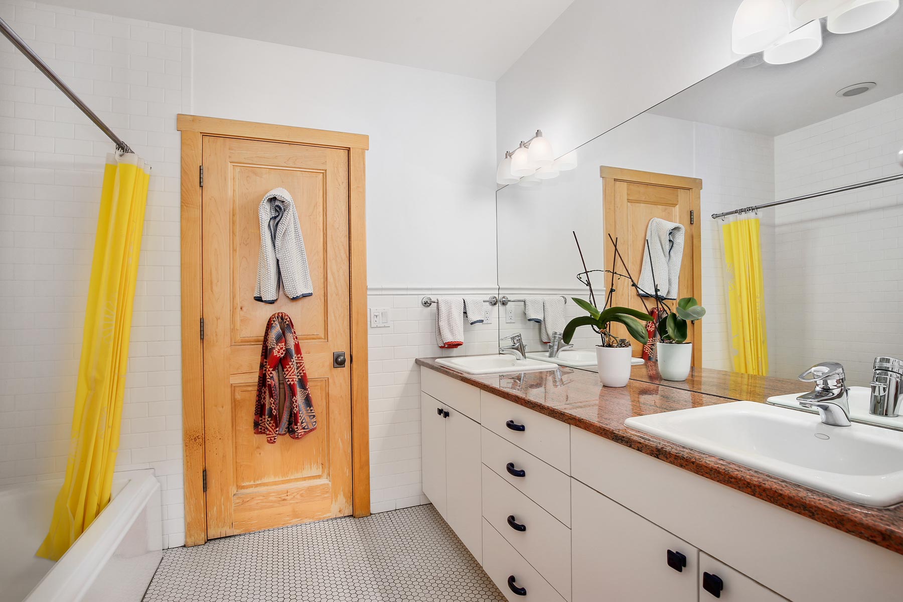 L Quarter Circle property picture 125 of 137