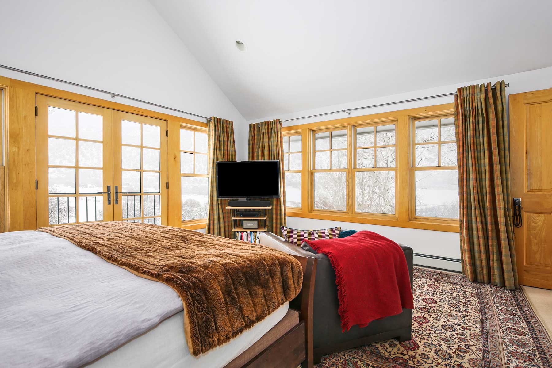 L Quarter Circle property picture 128 of 137