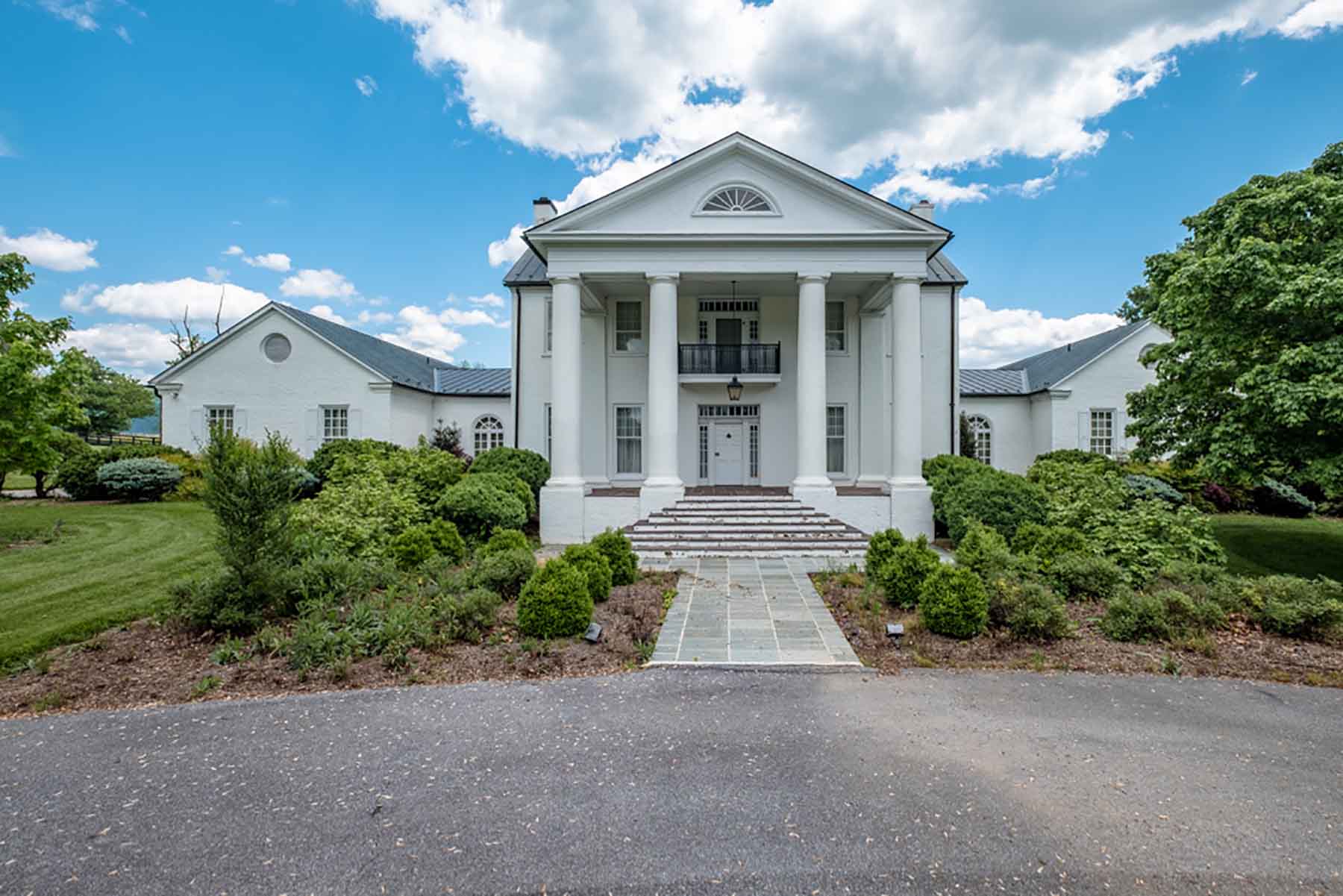 Woodside Farms Past Auction Virginia Hall and Hall