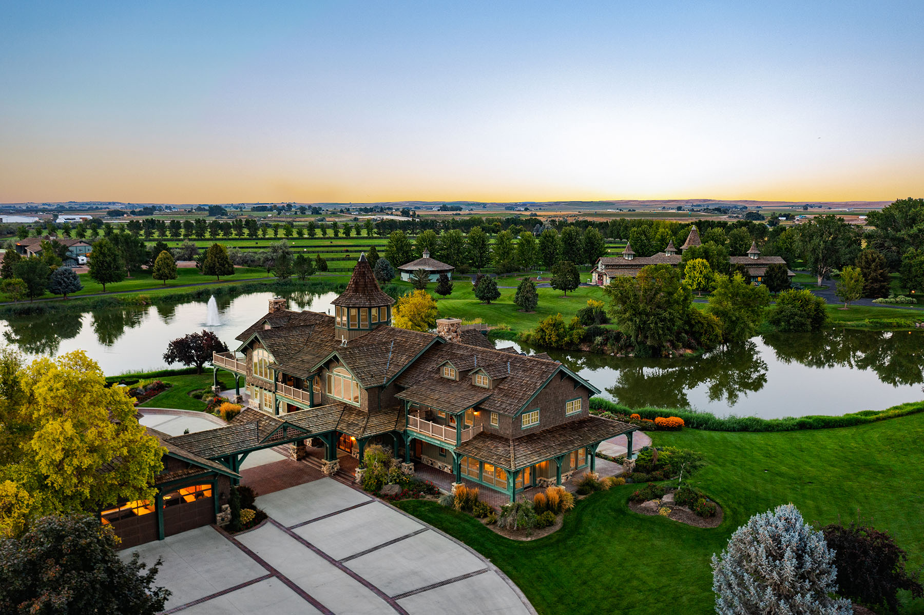 Parma Lodge and Stables - For Sale - Idaho - Hall and Hall