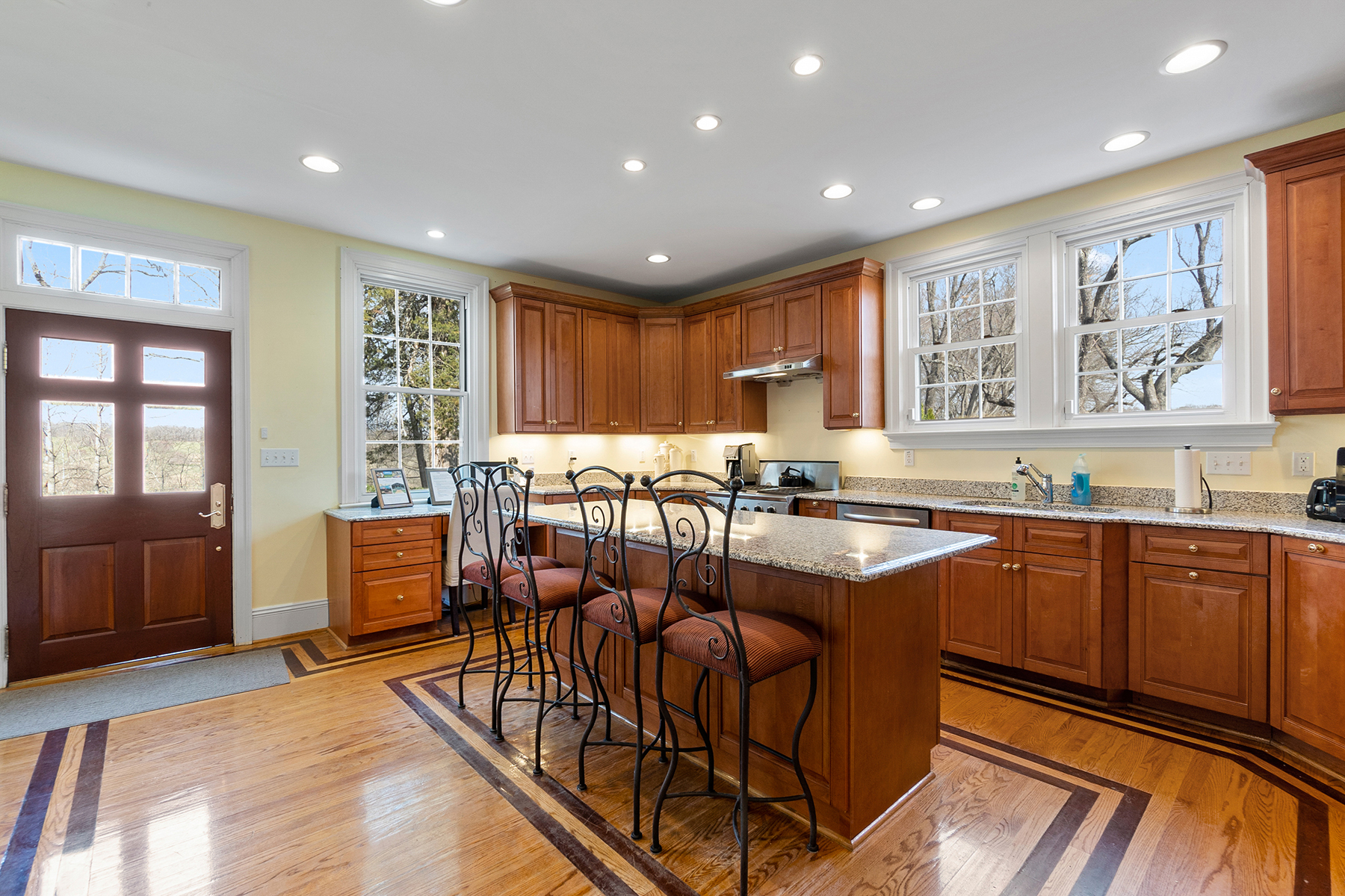 Mount Pleasant property picture 12 of 54