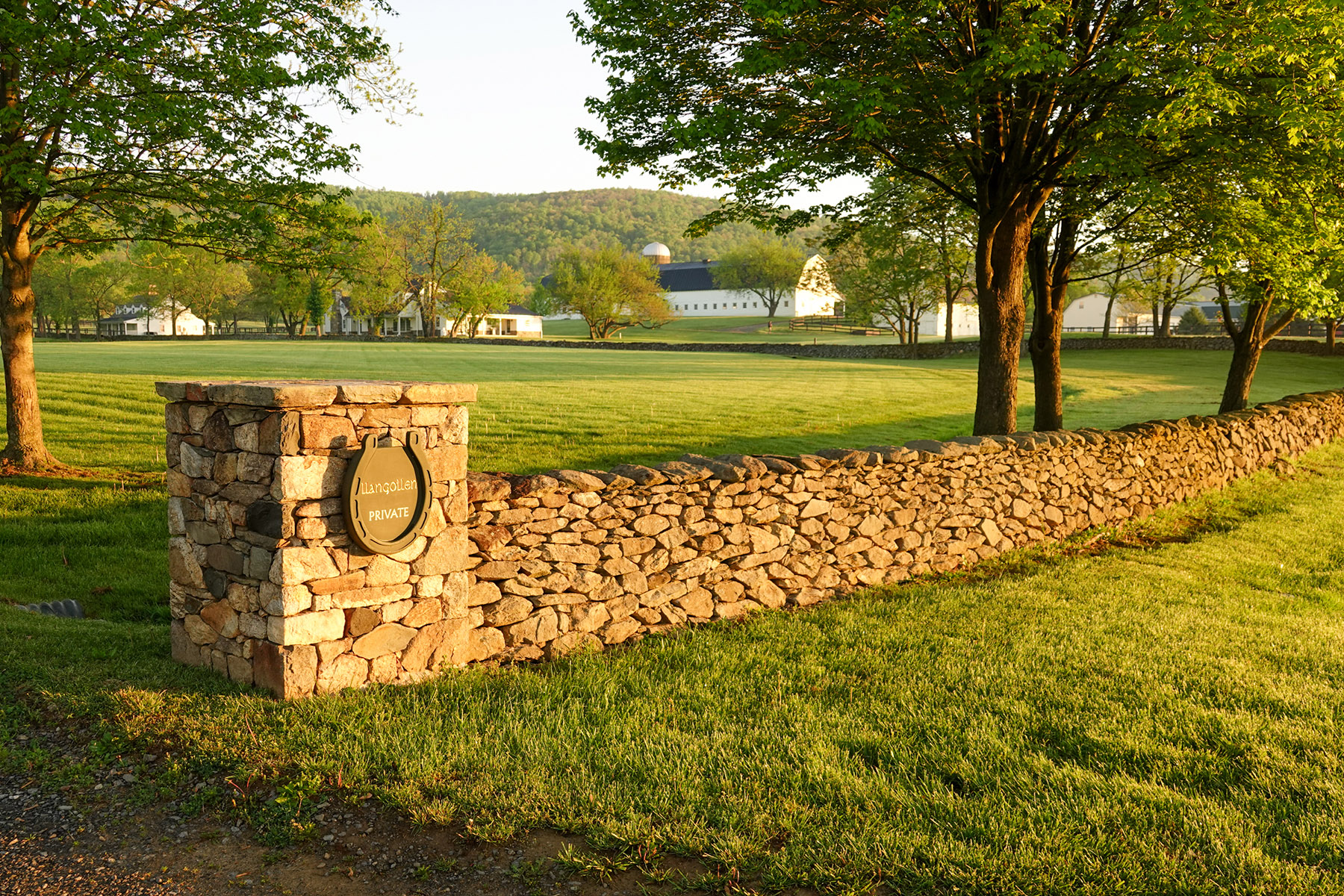 Llangollen property picture 2 of 98