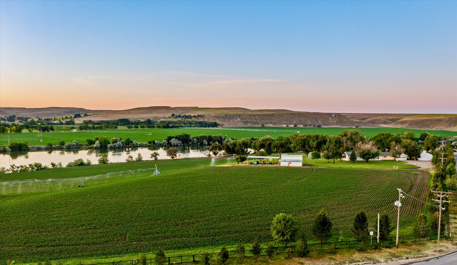 Snake River Retreat property picture 4 of 100