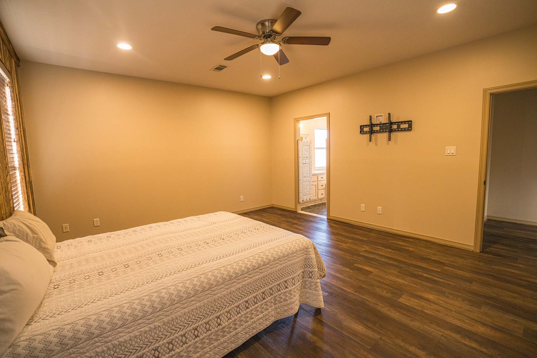 Huntsville 50 Ranch property picture 14 of 35